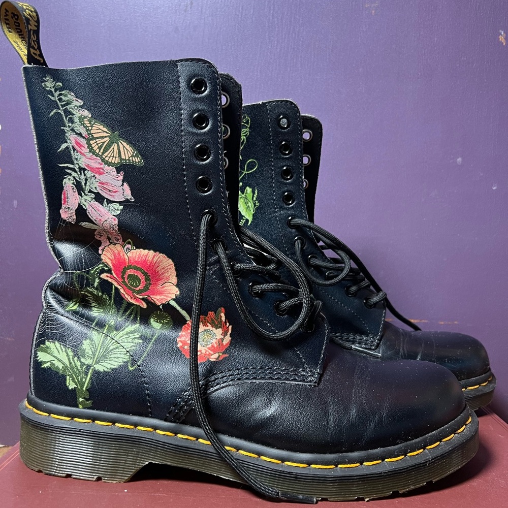 Dr. Martens 1490 WB Wild Botanics Combat Boots size 10